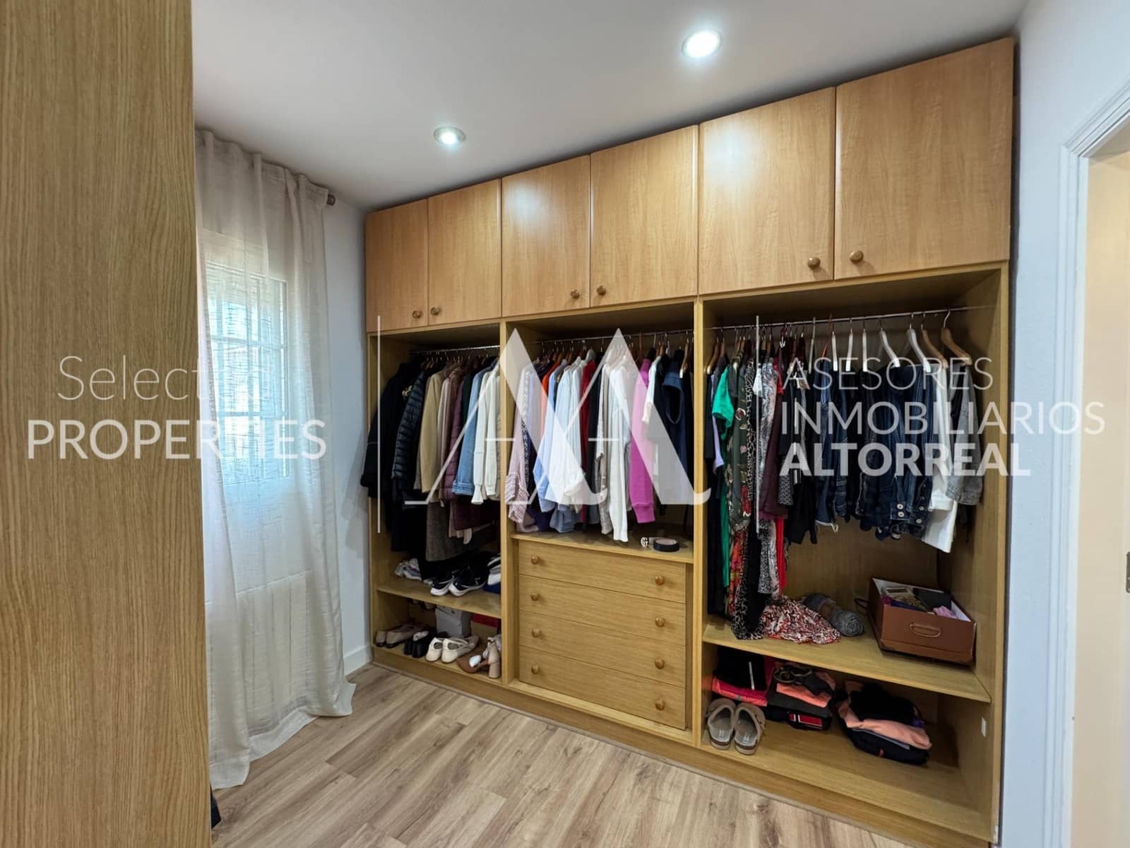 4 bedroom Semi-detached Villa for sale in Altorreal with pool garage - € 357,000 (Ref: 9057621)