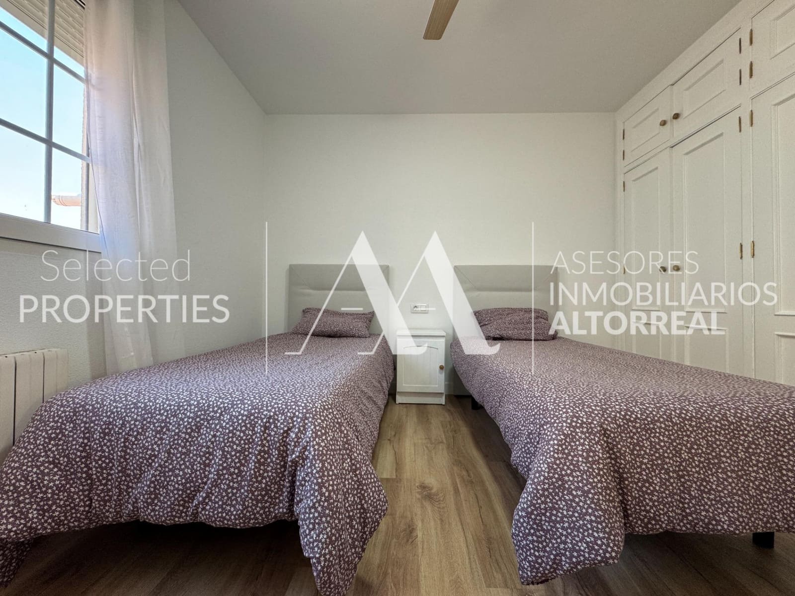 4 bedroom Semi-detached Villa for sale in Altorreal with pool garage - € 357,000 (Ref: 9057621)