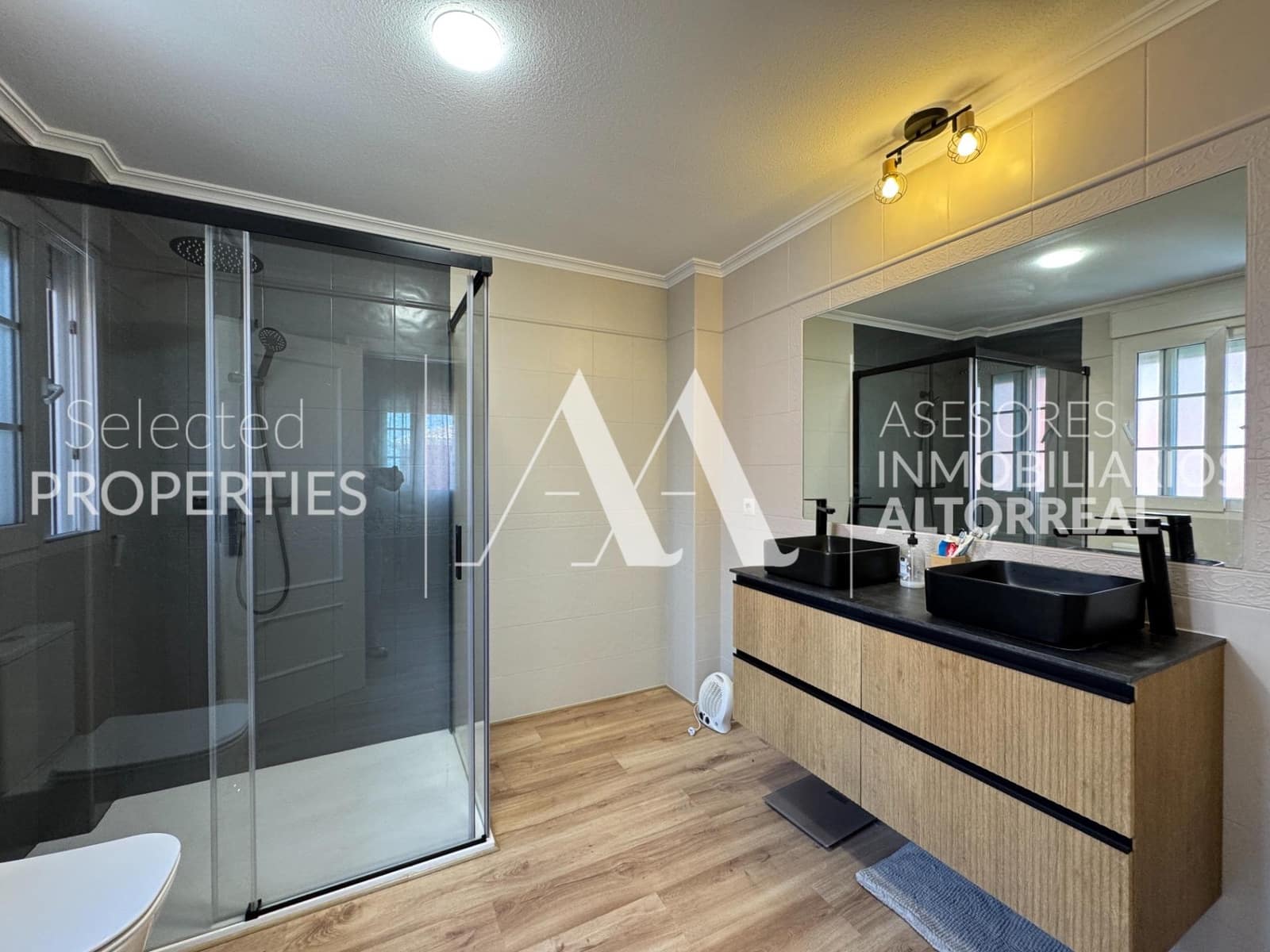 4 bedroom Semi-detached Villa for sale in Altorreal with pool garage - € 357,000 (Ref: 9057621)