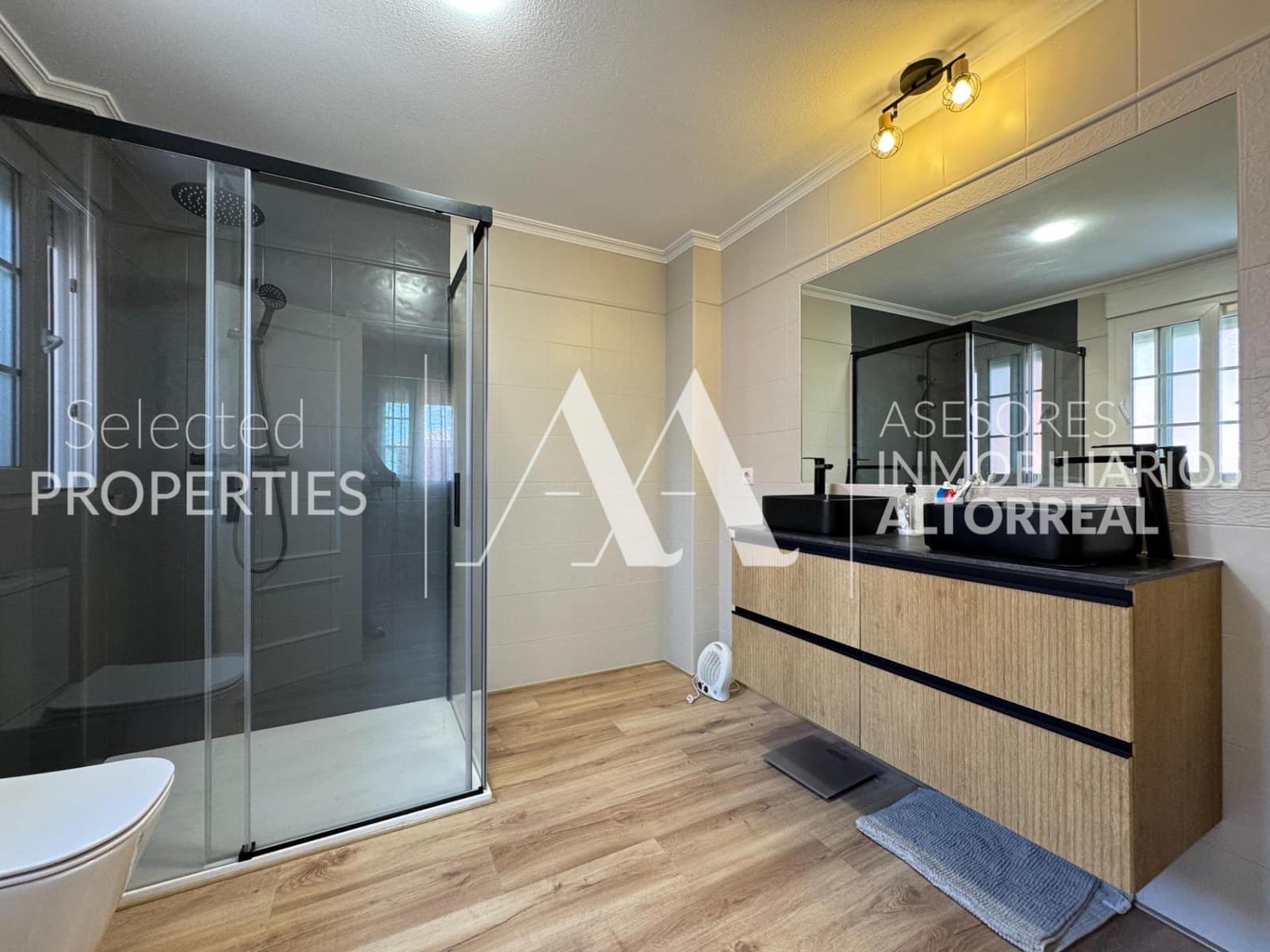 4 bedroom Semi-detached Villa for sale in Altorreal with pool garage - € 357,000 (Ref: 9057621)