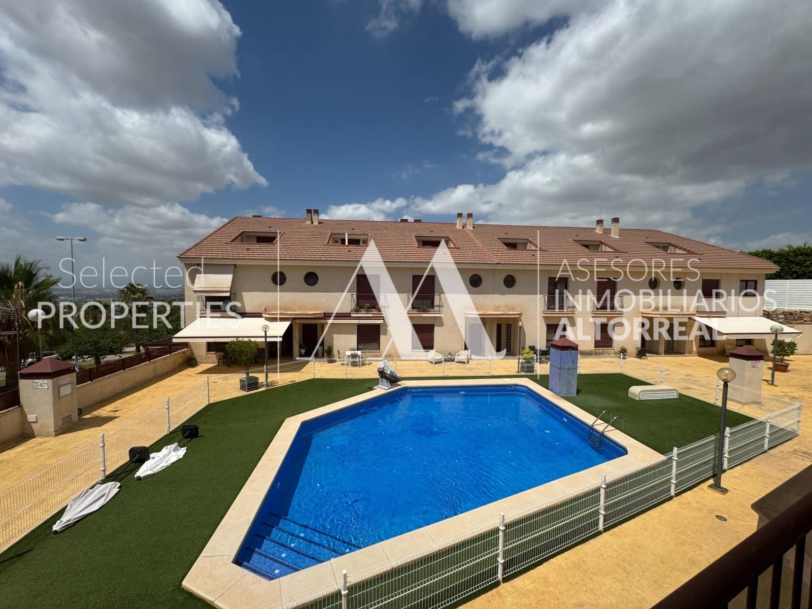 4 soverom Rekkehus til salgs i Altorreal med svømmebasseng garasje - € 275 000 (Ref: 9217427)