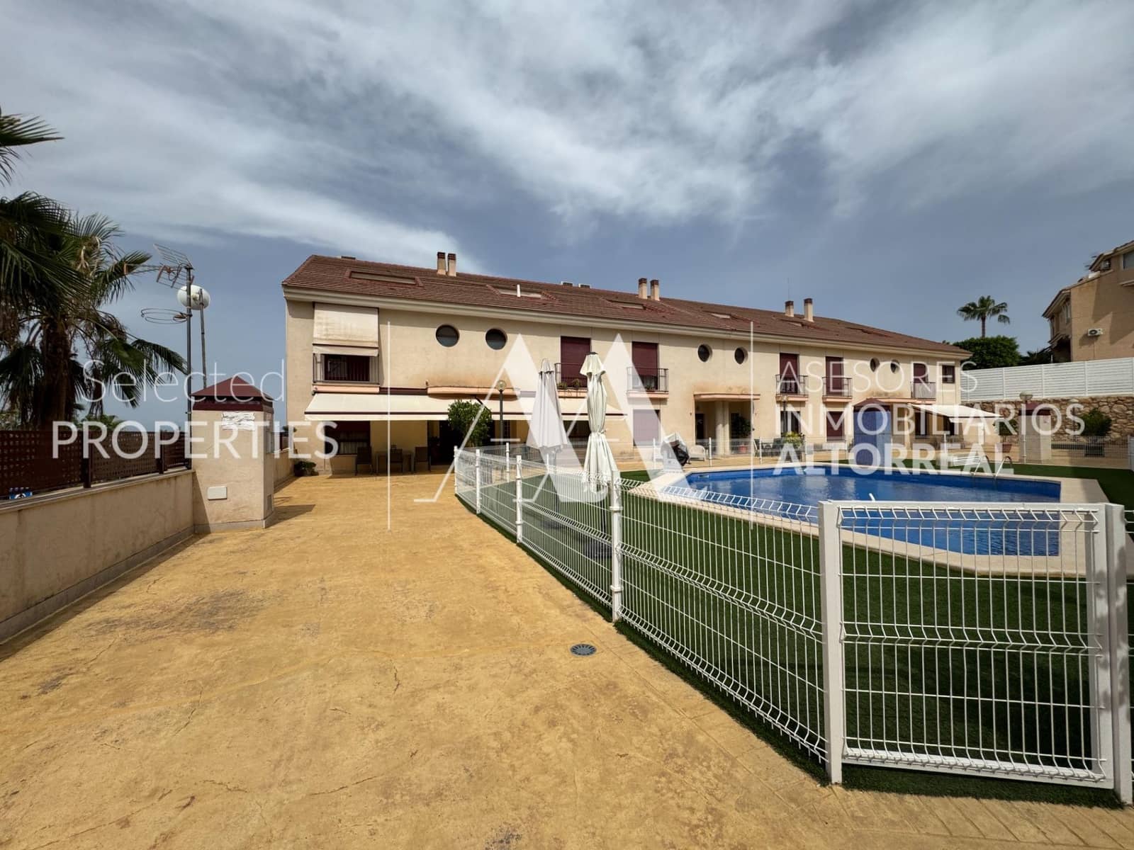 4 soverom Rekkehus til salgs i Altorreal med svømmebasseng garasje - € 275 000 (Ref: 9217427)