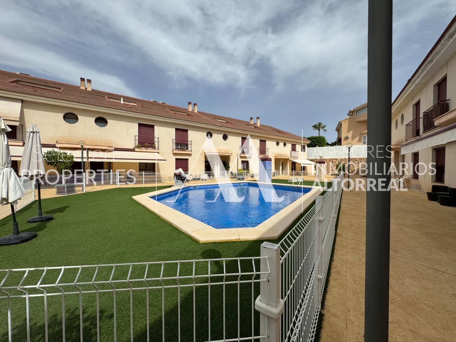 4 soverom Rekkehus til salgs i Altorreal med svømmebasseng garasje - € 275 000 (Ref: 9217427)