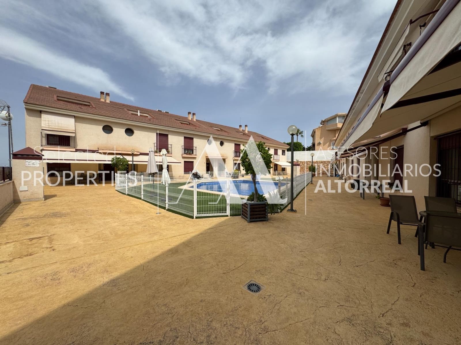 4 soverom Rekkehus til salgs i Altorreal med svømmebasseng garasje - € 275 000 (Ref: 9217427)