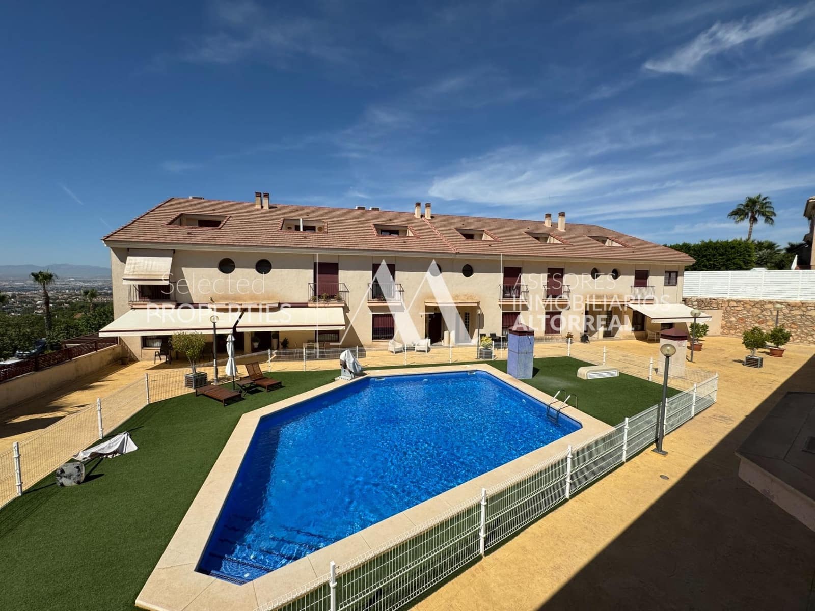 4 soverom Rekkehus til salgs i Altorreal med svømmebasseng garasje - € 275 000 (Ref: 9217427)