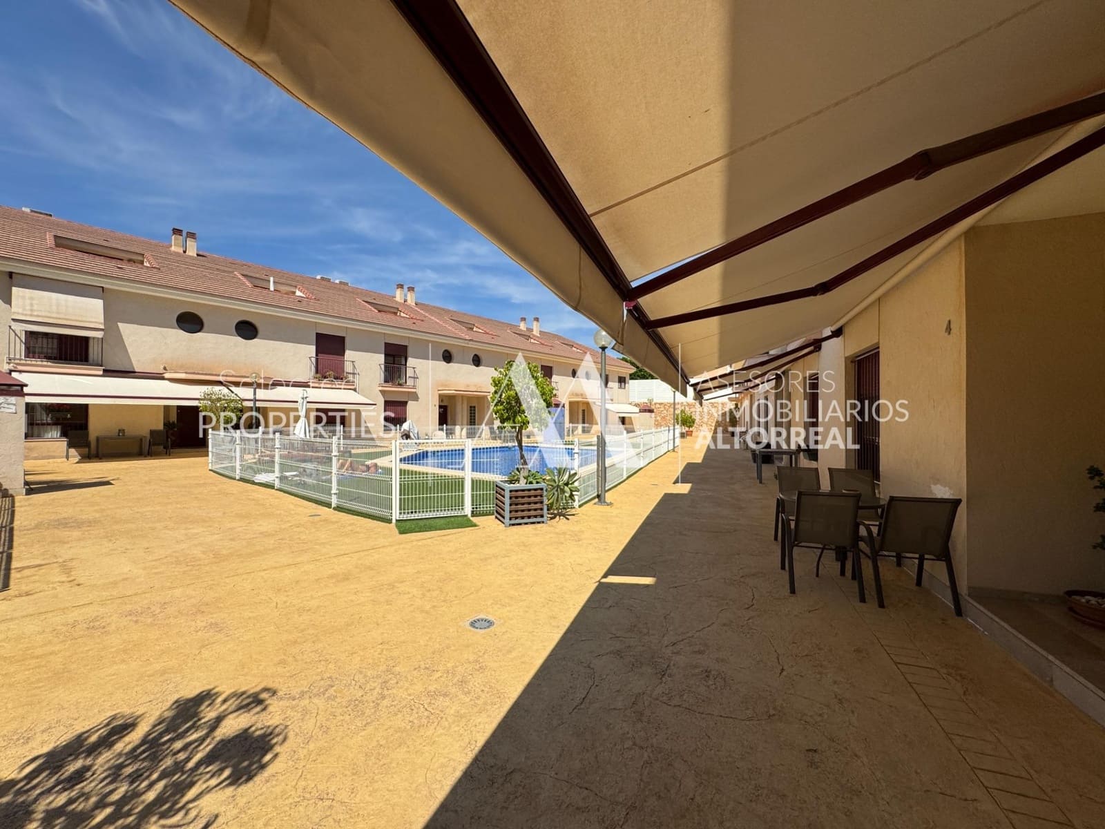 4 soverom Rekkehus til salgs i Altorreal med svømmebasseng garasje - € 275 000 (Ref: 9217427)