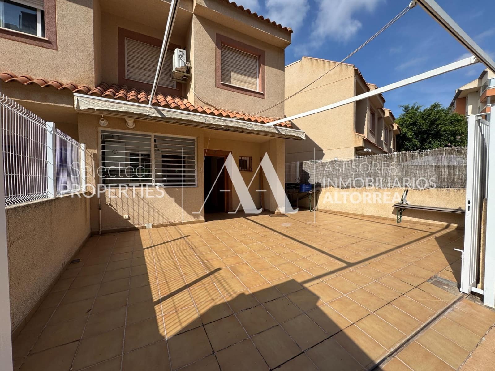 3 soverom Rekkehus til salgs i Altorreal med svømmebasseng - € 239 000 (Ref: 9312905)