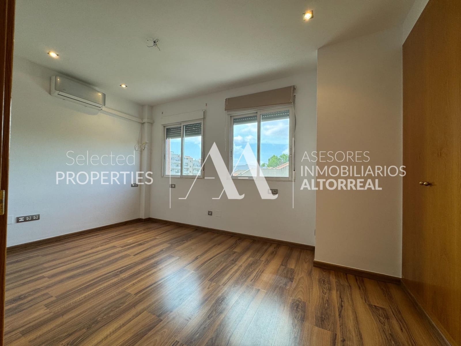 3 soverom Rekkehus til salgs i Altorreal med svømmebasseng - € 239 000 (Ref: 9312905)