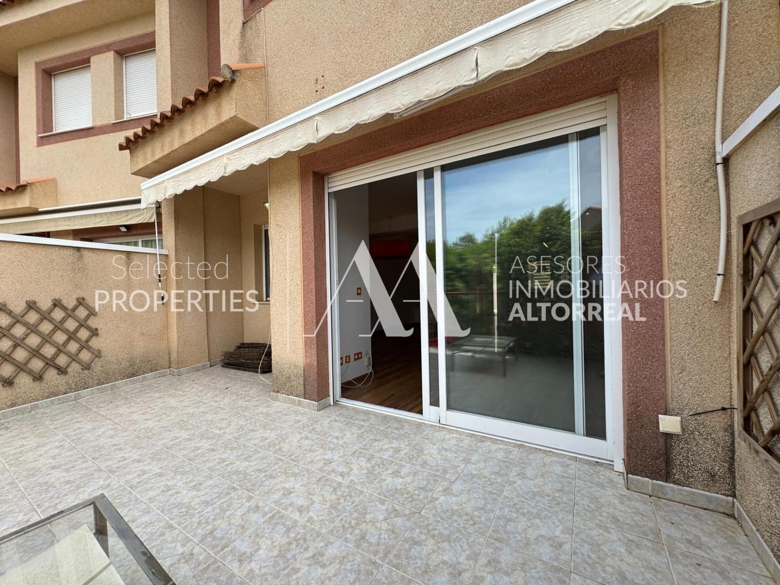 3 soverom Rekkehus til salgs i Altorreal med svømmebasseng - € 239 000 (Ref: 9312905)