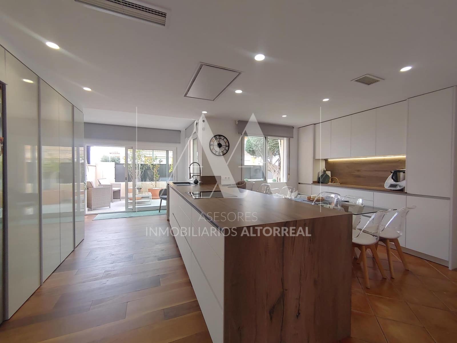 5 soveværelse Villa til salg i Altorreal med swimmingpool garage - € 420.000 (Ref: 9330666)