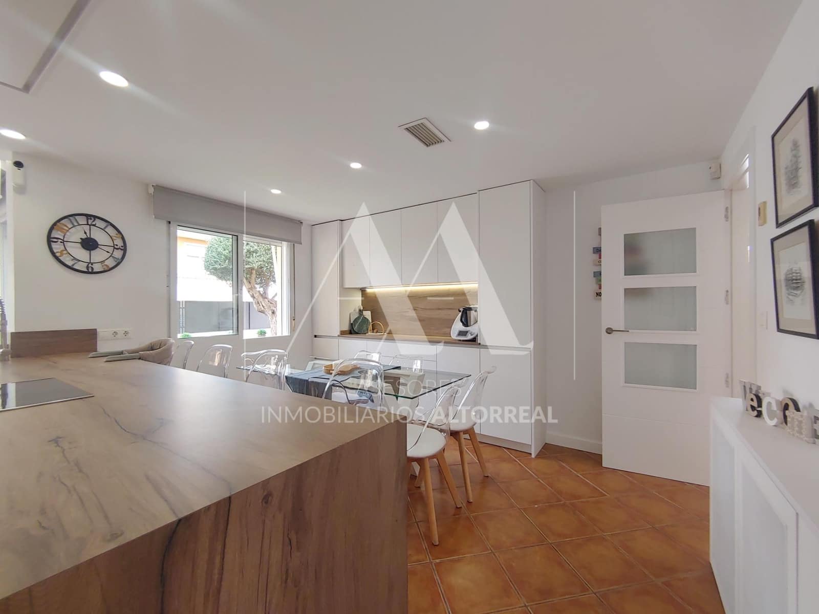 5 soveværelse Villa til salg i Altorreal med swimmingpool garage - € 420.000 (Ref: 9330666)