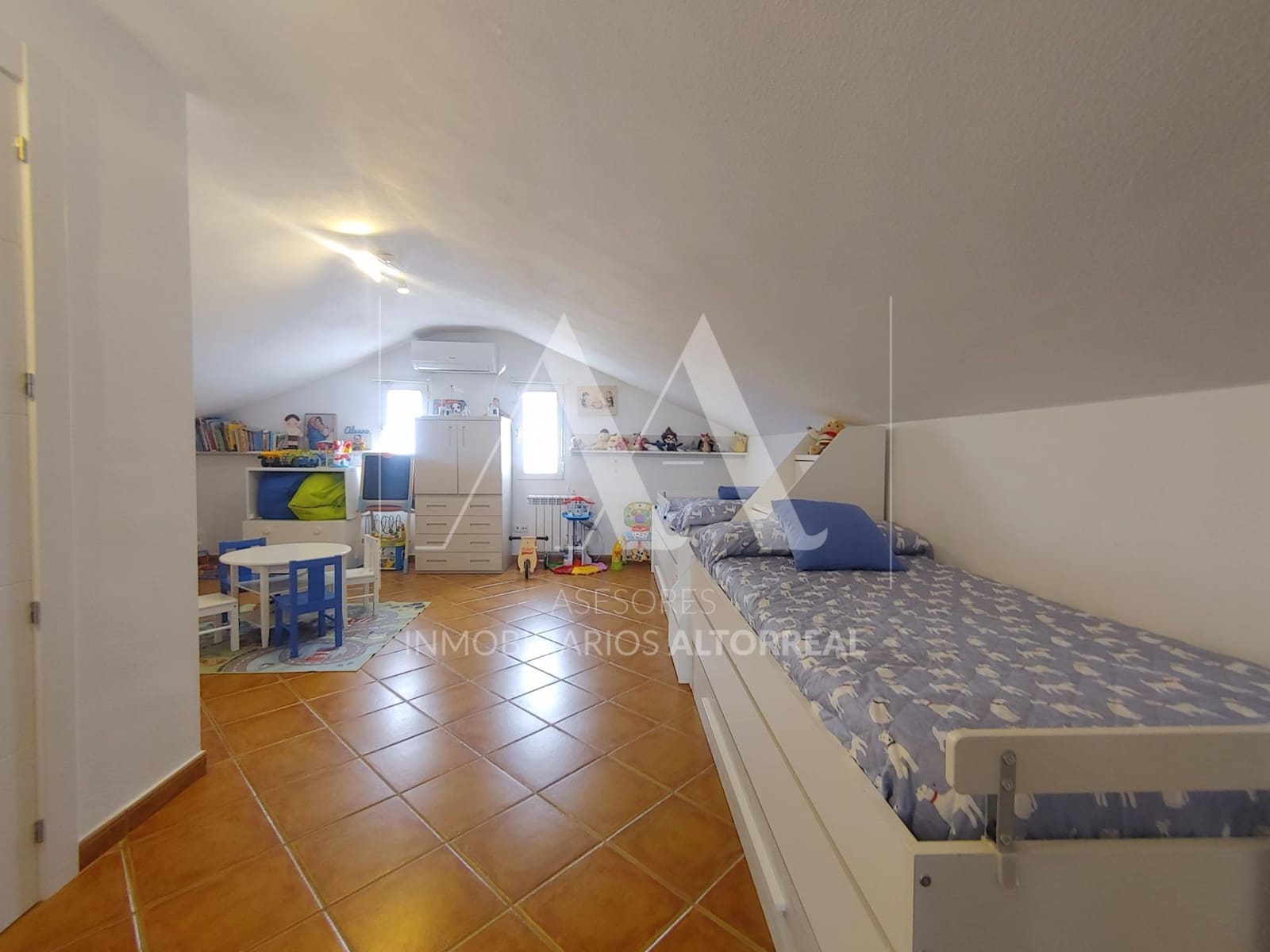 5 soveværelse Villa til salg i Altorreal med swimmingpool garage - € 420.000 (Ref: 9330666)