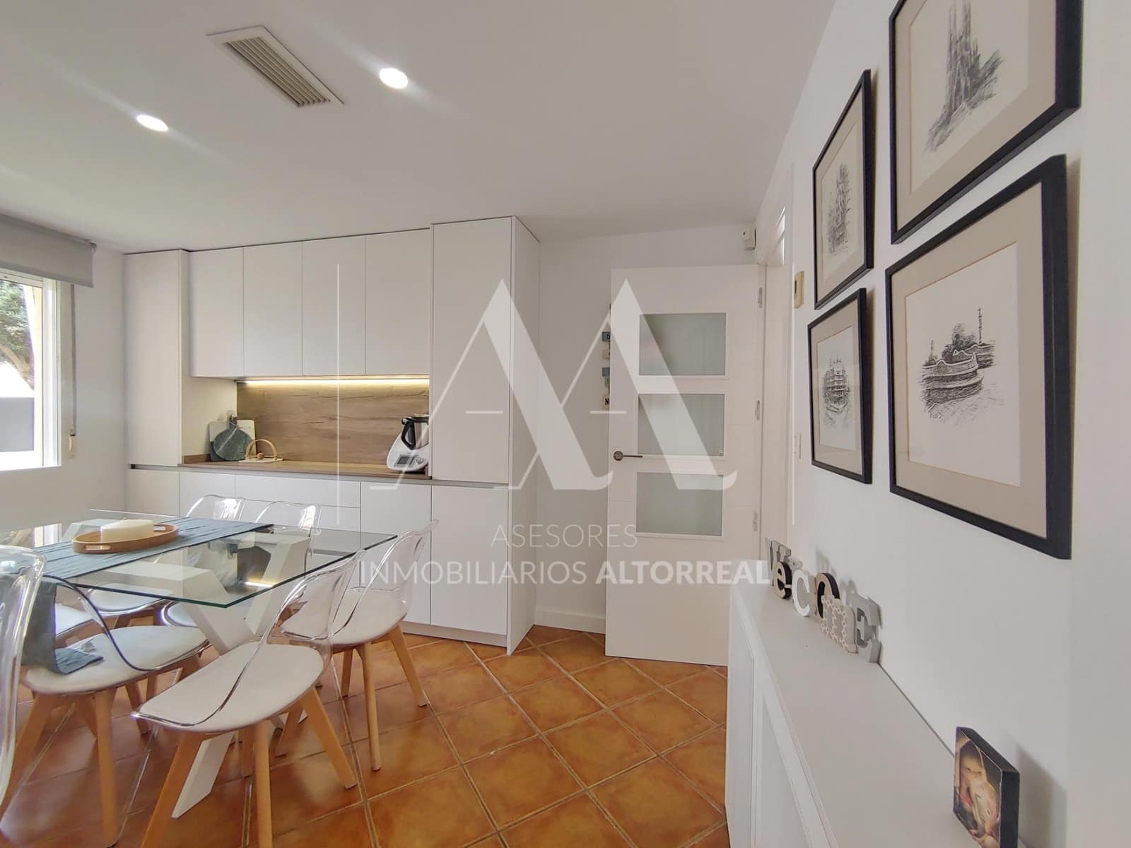 5 soveværelse Villa til salg i Altorreal med swimmingpool garage - € 420.000 (Ref: 9330666)