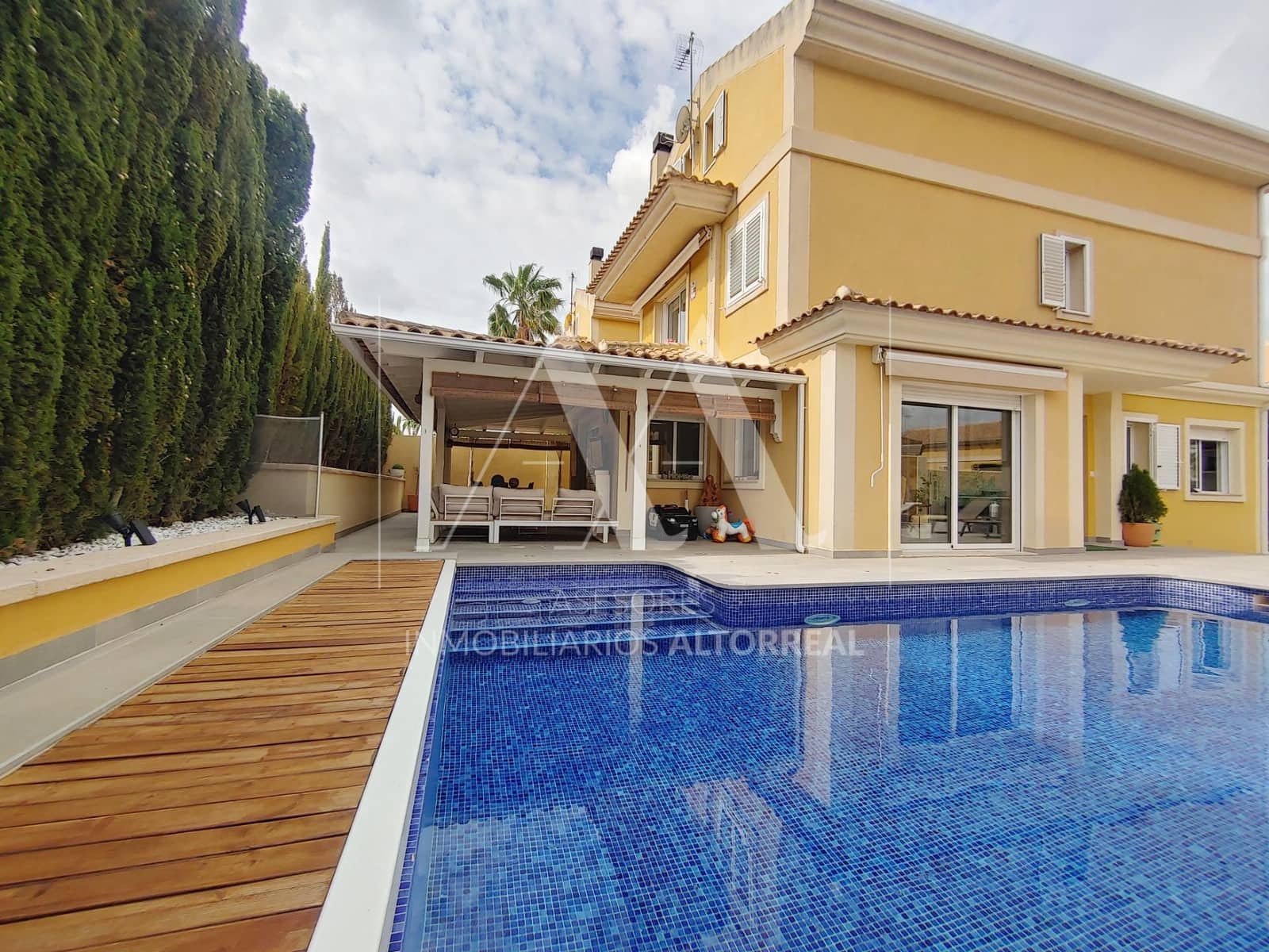 5 soveværelse Villa til salg i Altorreal med swimmingpool garage - € 420.000 (Ref: 9330666)