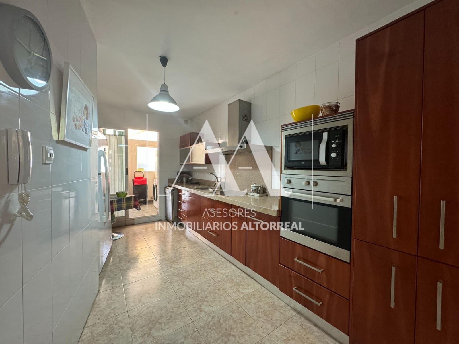 4 slaapkamer Rijtjeshuis te koop in Altorreal met zwembad garage - € 279.000 (Ref: 9374143)