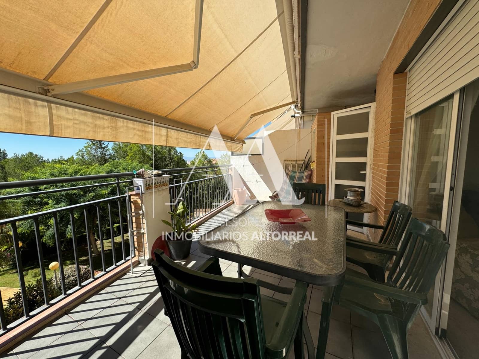 4 slaapkamer Rijtjeshuis te koop in Altorreal met zwembad garage - € 279.000 (Ref: 9374143)