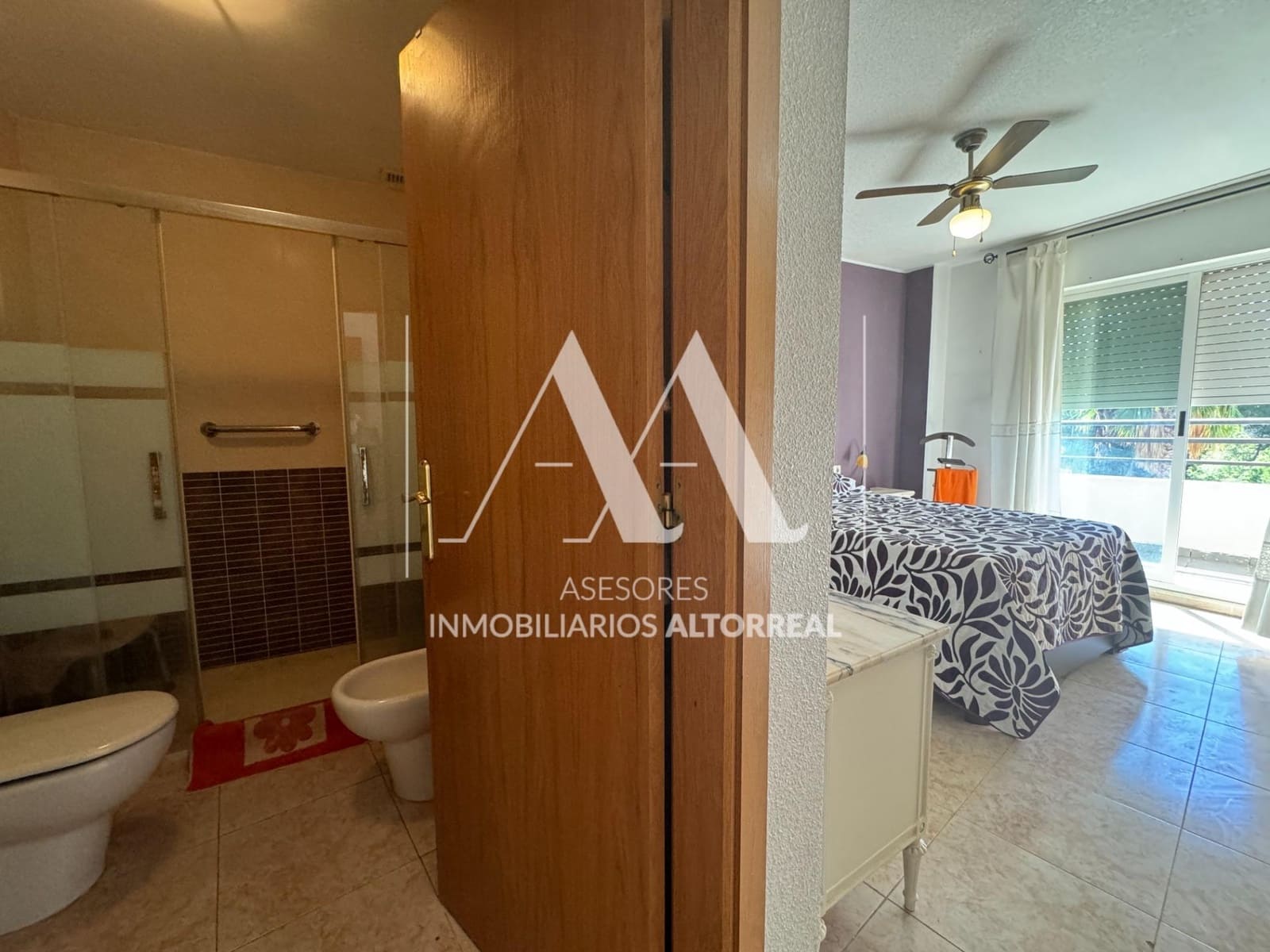 4 slaapkamer Rijtjeshuis te koop in Altorreal met zwembad garage - € 279.000 (Ref: 9374143)