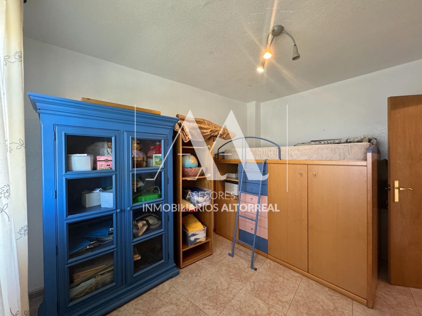 4 slaapkamer Rijtjeshuis te koop in Altorreal met zwembad garage - € 279.000 (Ref: 9374143)