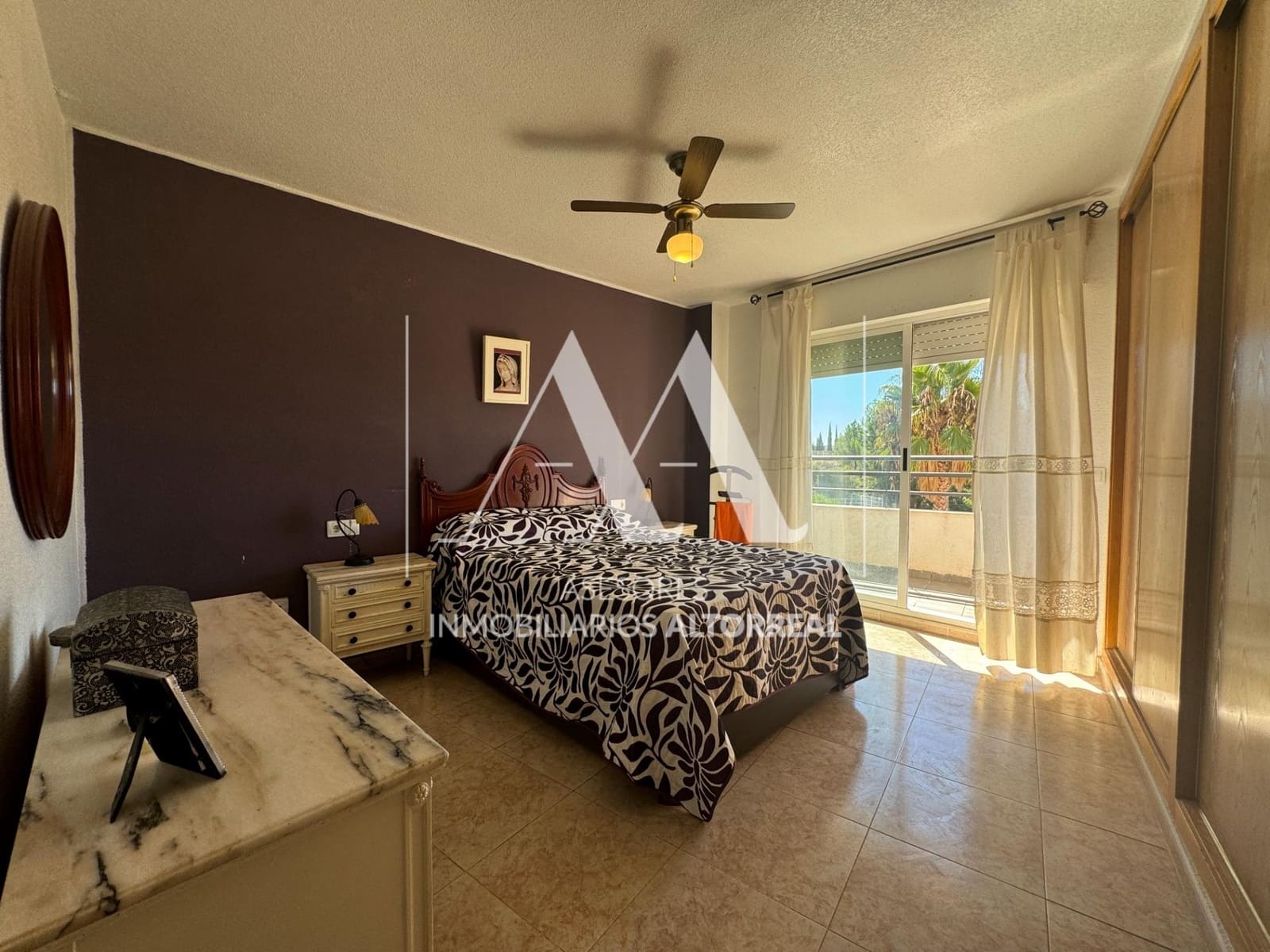 4 slaapkamer Rijtjeshuis te koop in Altorreal met zwembad garage - € 279.000 (Ref: 9374143)