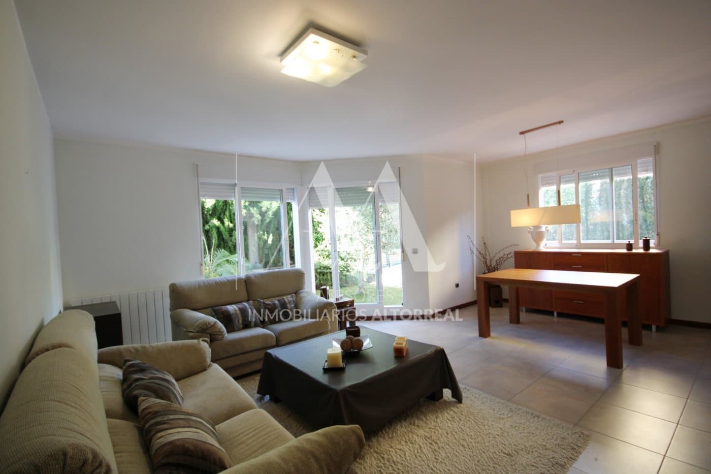 Moradia Geminada para arrendar em Altorreal - 1 000 € (Ref: 9494673)