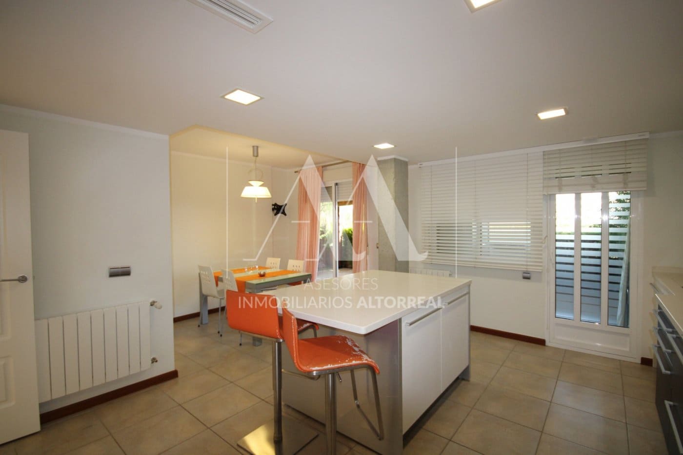 Moradia Geminada para arrendar em Altorreal - 1 000 € (Ref: 9494673)