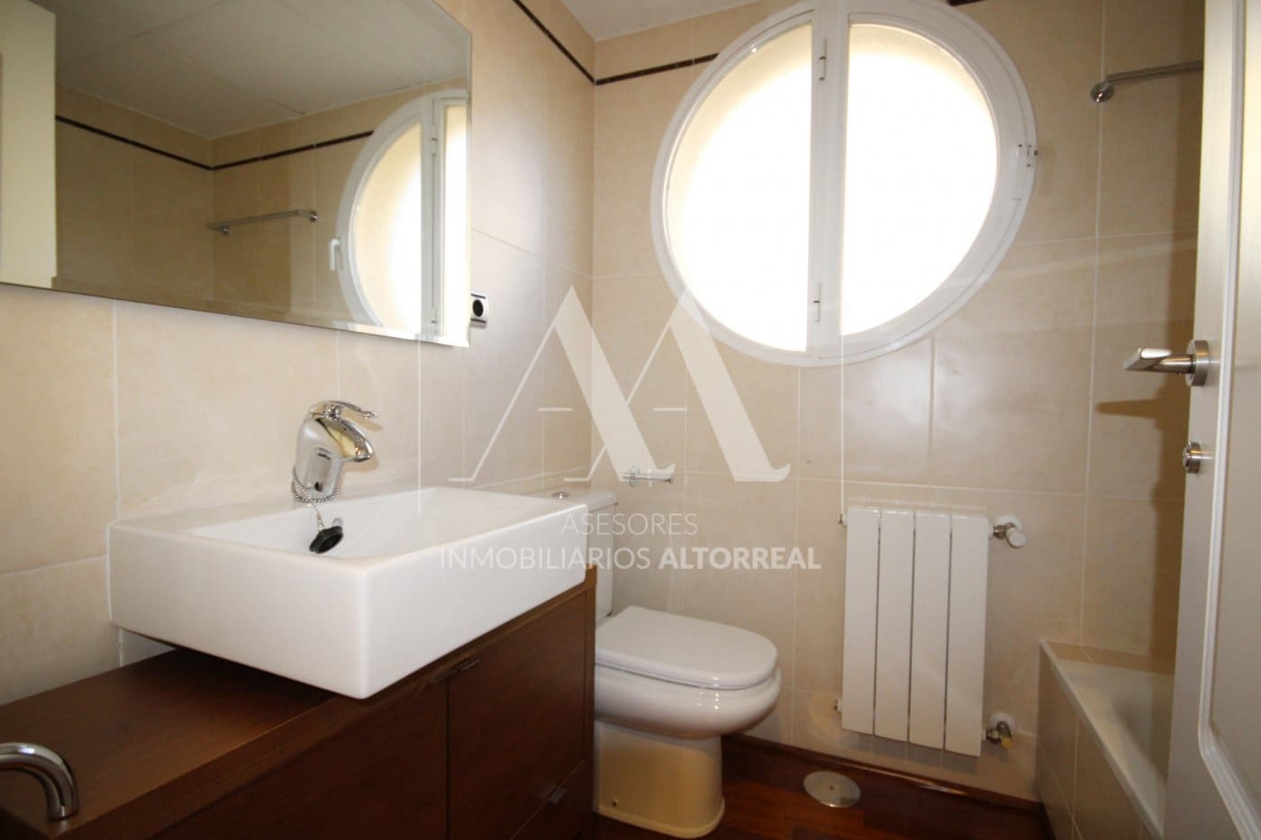 Moradia Geminada para arrendar em Altorreal - 1 000 € (Ref: 9494673)