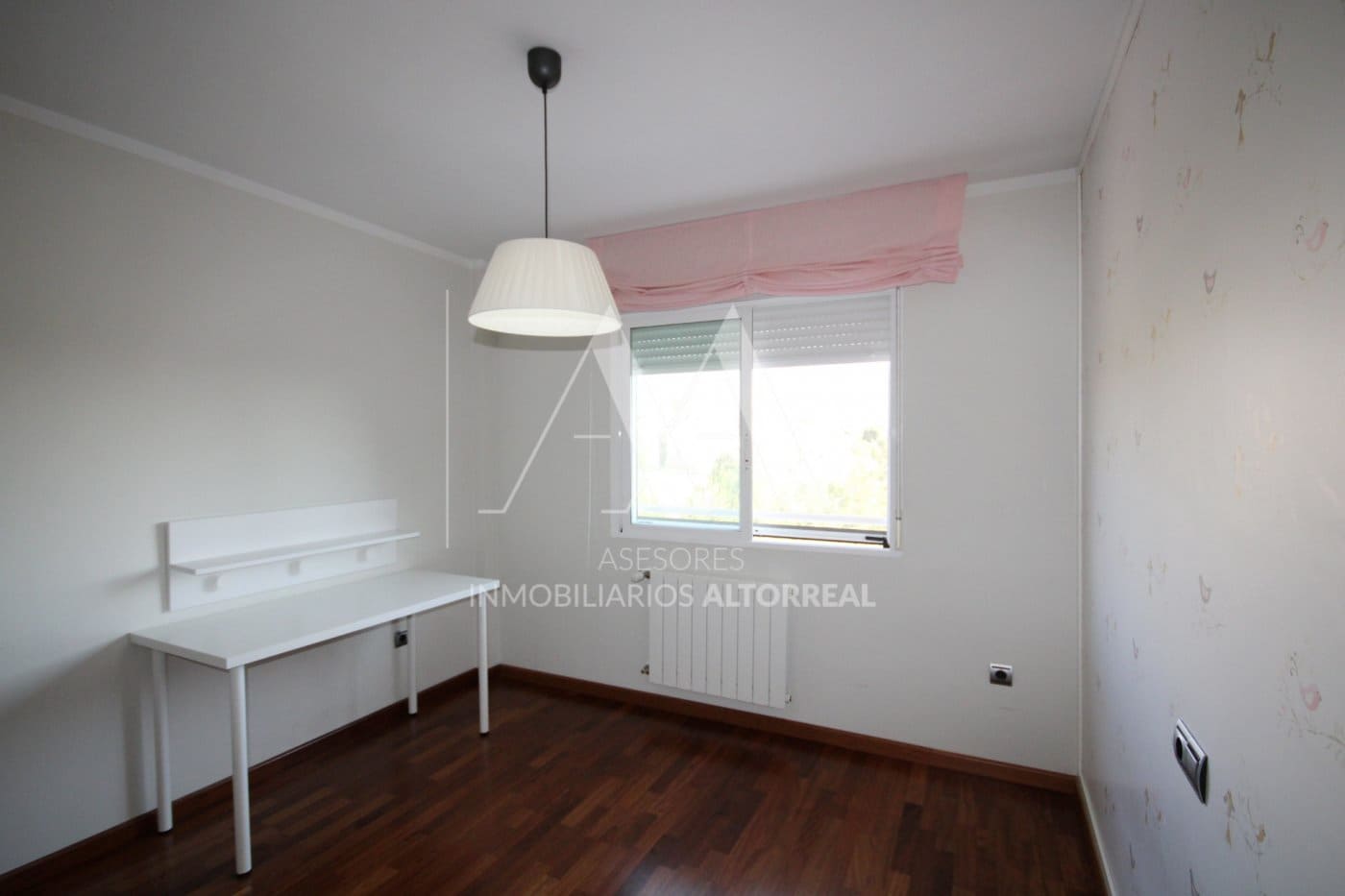 Moradia Geminada para arrendar em Altorreal - 1 000 € (Ref: 9494673)