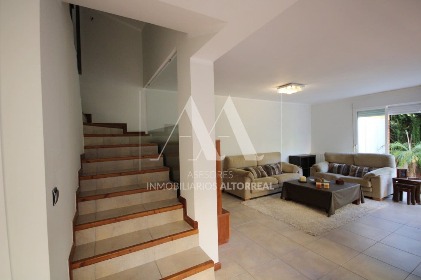 Moradia Geminada para arrendar em Altorreal - 1 000 € (Ref: 9494673)