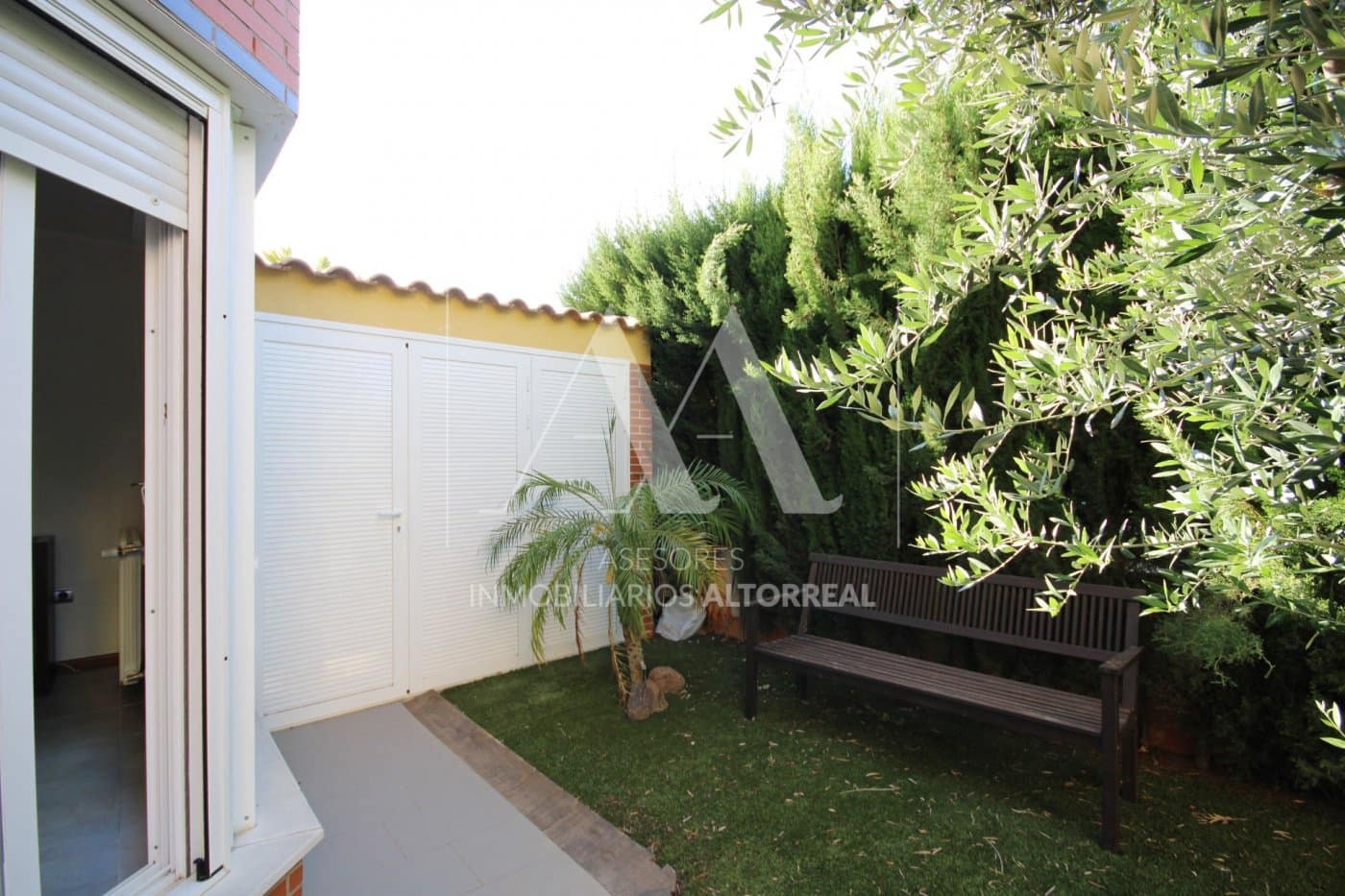 Moradia Geminada para arrendar em Altorreal - 1 000 € (Ref: 9494673)