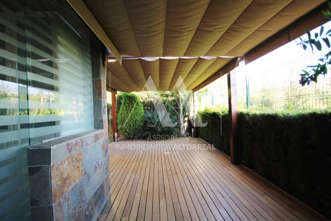 Moradia Geminada para arrendar em Altorreal - 1 000 € (Ref: 9494673)