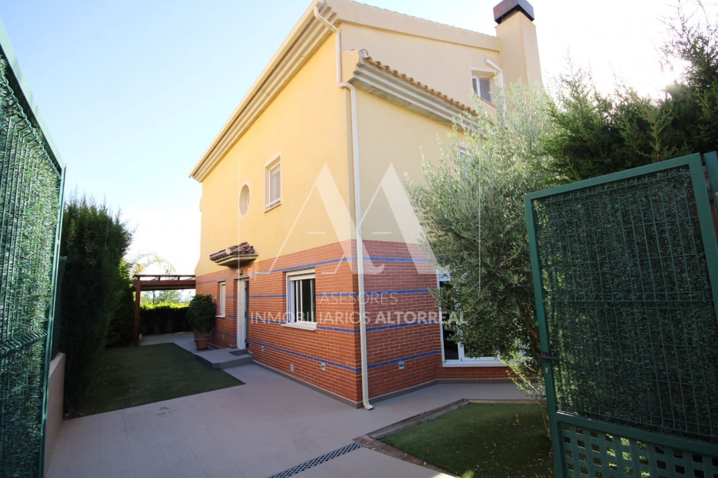 Moradia Geminada para arrendar em Altorreal - 1 000 € (Ref: 9494673)