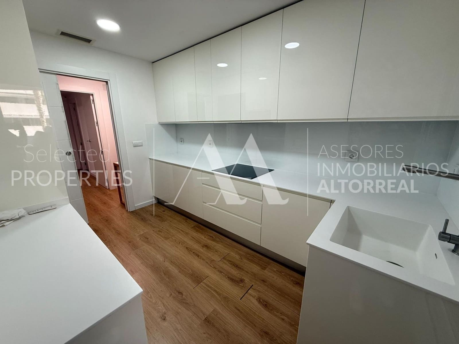 3 bedroom Flat for rent in Altorreal with pool garage - € 1,100 (Ref: 9541149)