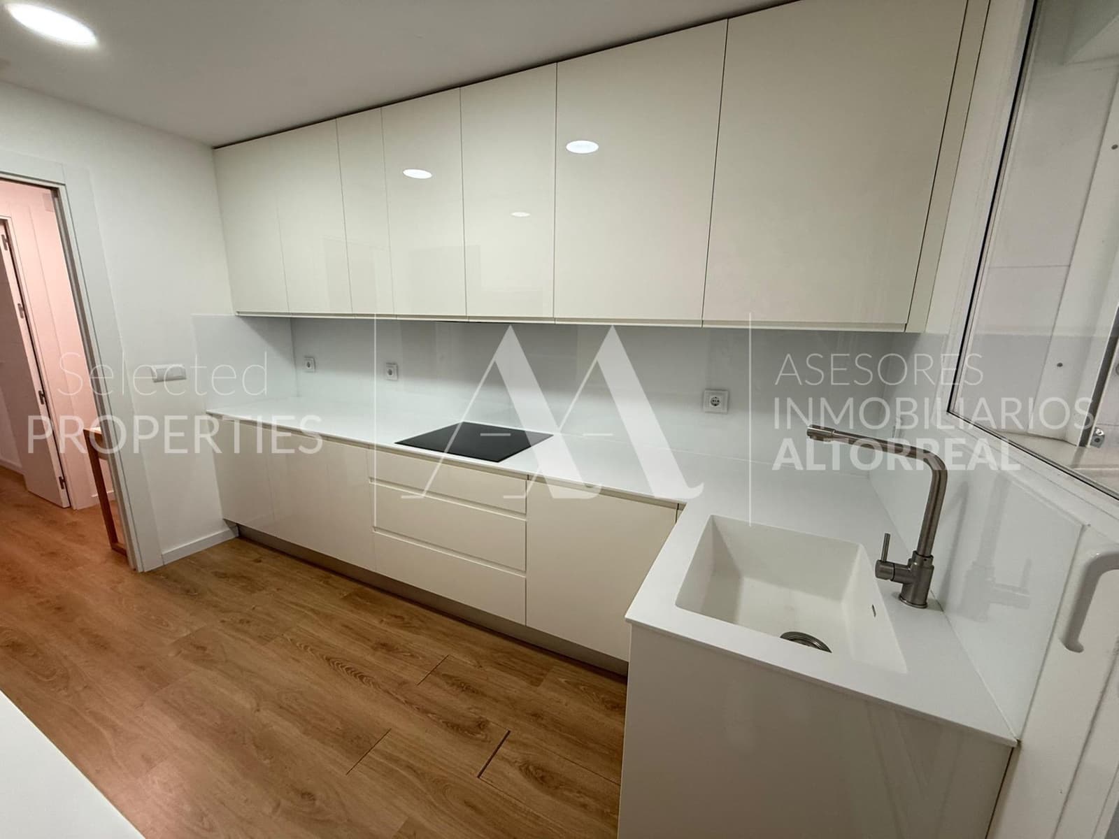 3 bedroom Flat for rent in Altorreal with pool garage - € 1,100 (Ref: 9541149)