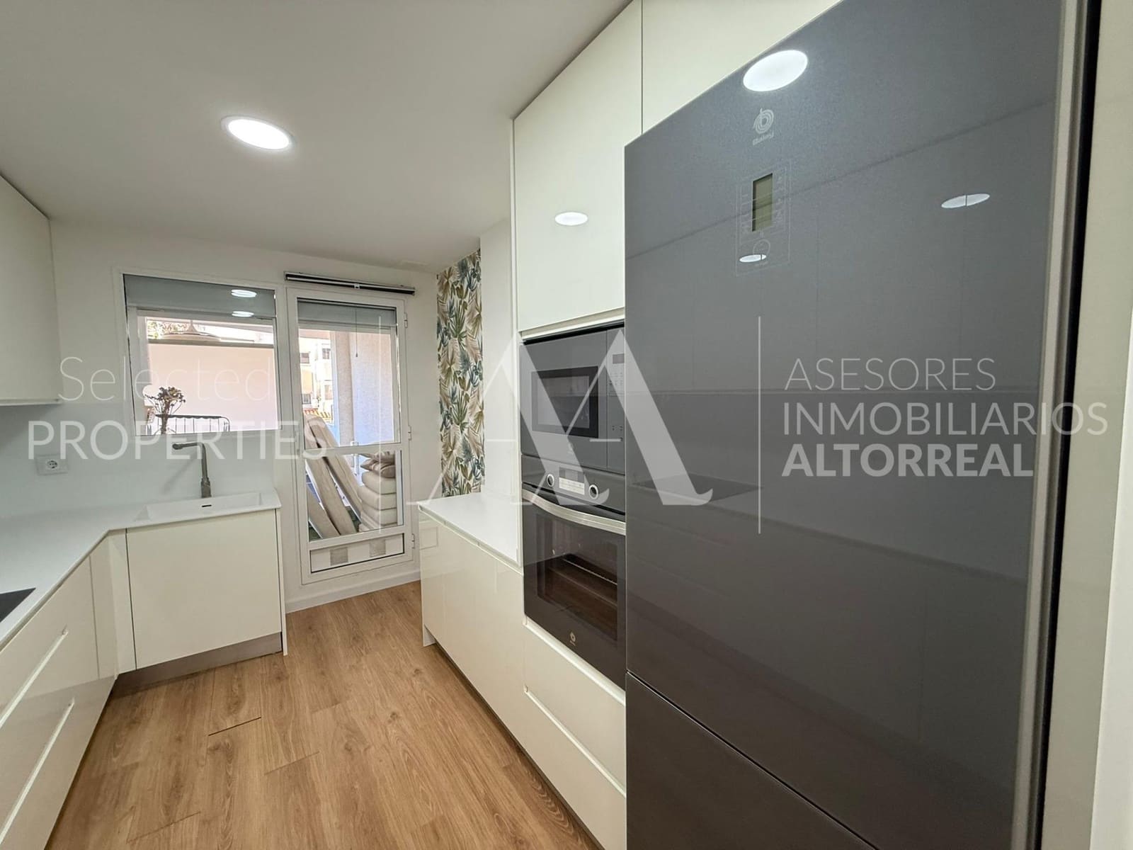 3 bedroom Flat for rent in Altorreal with pool garage - € 1,100 (Ref: 9541149)