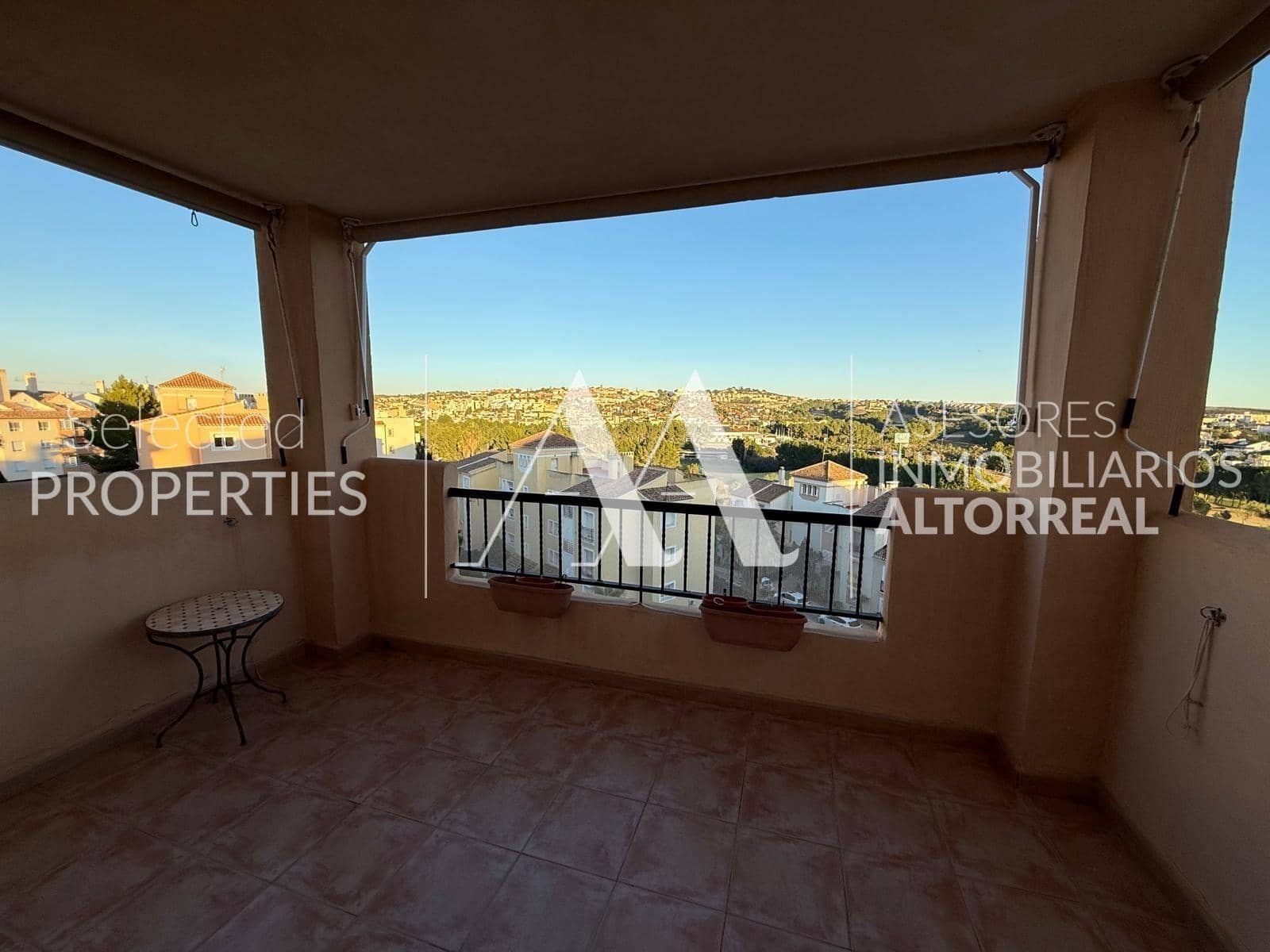 2 soveværelse Penthouse til salg i Altorreal med swimmingpool garage - € 179.900 (Ref: 9543696)