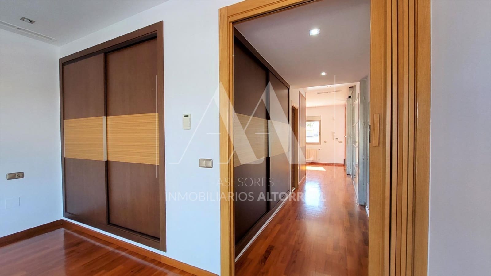 4 soverom Villa til salgs i Altorreal med svømmebasseng garasje - € 750 000 (Ref: 9615532)