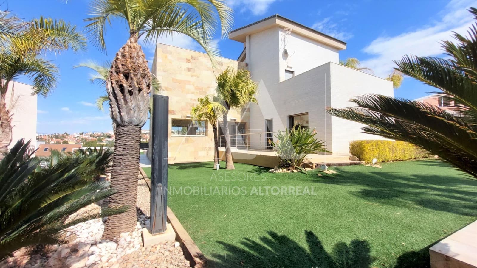 4 soverom Villa til salgs i Altorreal med svømmebasseng garasje - € 750 000 (Ref: 9615532)