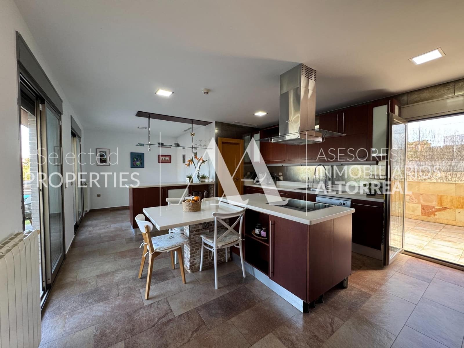 4 soverom Villa til salgs i Altorreal med svømmebasseng garasje - € 750 000 (Ref: 9615532)