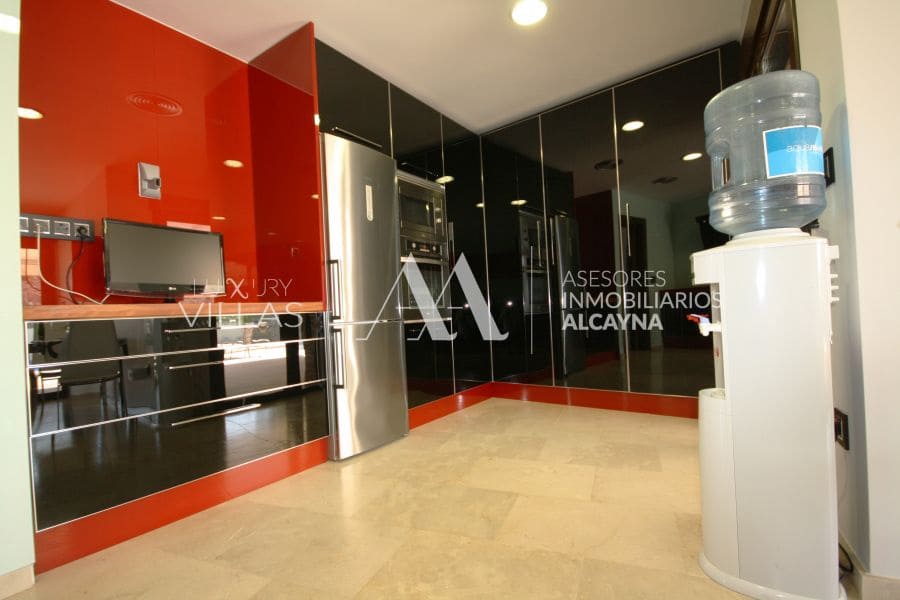 4 slaapkamer Villa te koop in La Alcayna met zwembad garage - € 720.000 (Ref: 9865226)