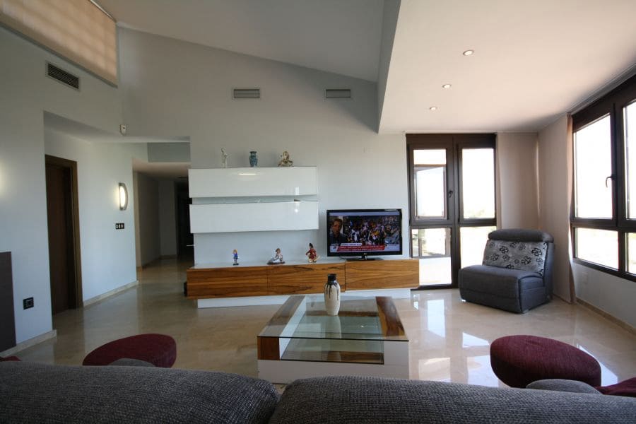 4 slaapkamer Villa te koop in La Alcayna met zwembad garage - € 720.000 (Ref: 9865226)