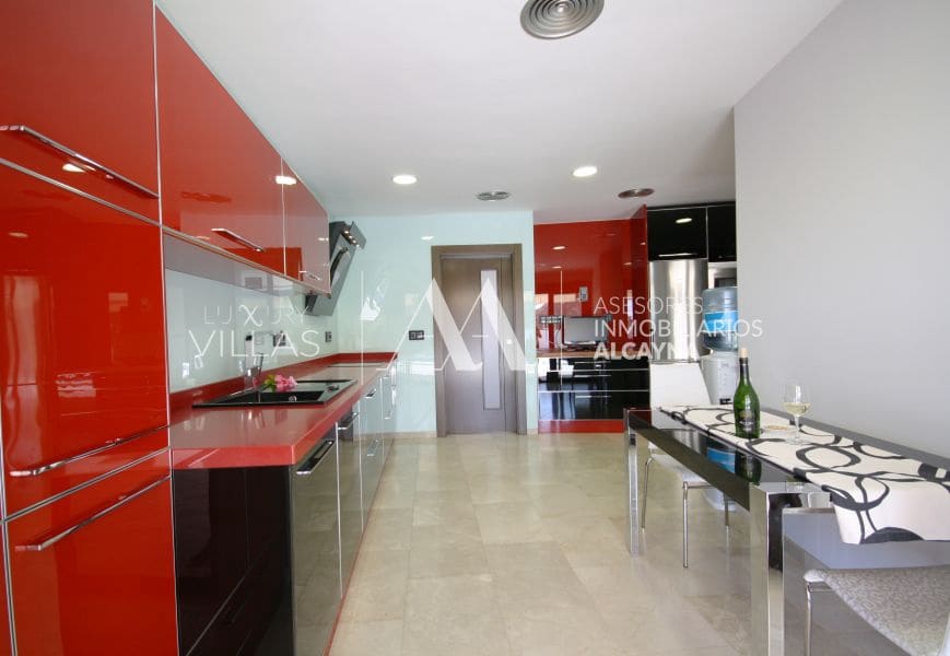 4 slaapkamer Villa te koop in La Alcayna met zwembad garage - € 720.000 (Ref: 9865226)
