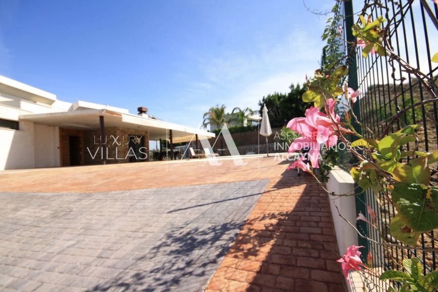 4 slaapkamer Villa te koop in La Alcayna met zwembad garage - € 720.000 (Ref: 9865226)