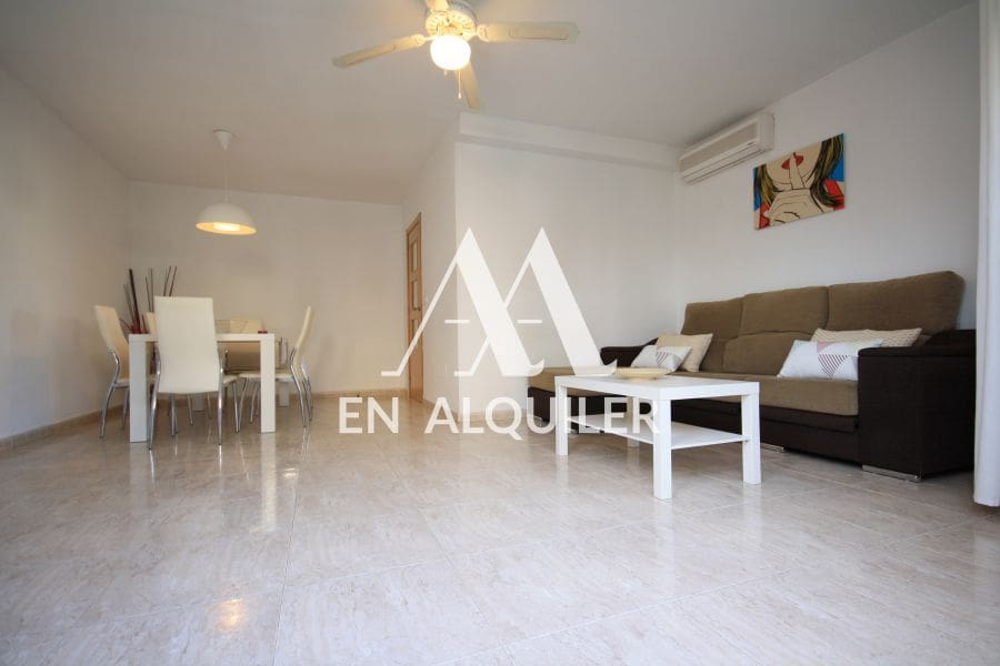 4 bedroom Semi-detached Villa for rent in Altorreal with pool garage - € 950 (Ref: 9865227)