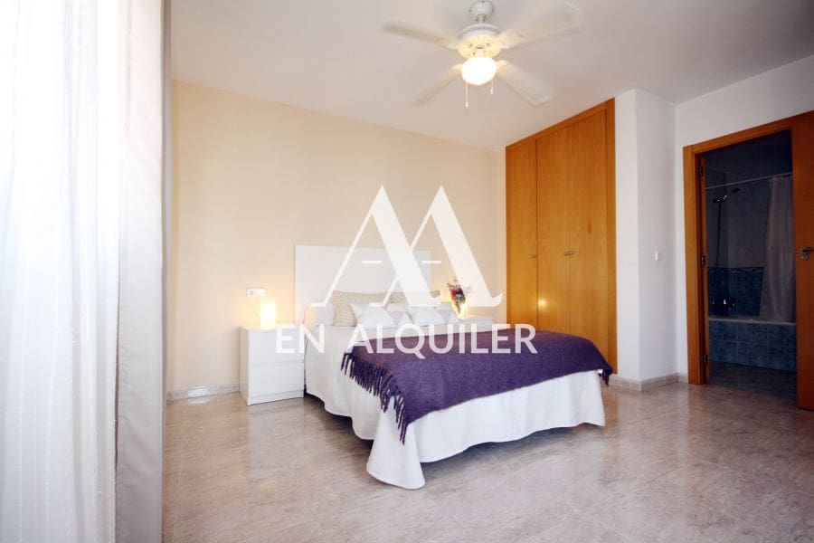 4 bedroom Semi-detached Villa for rent in Altorreal with pool garage - € 950 (Ref: 9865227)