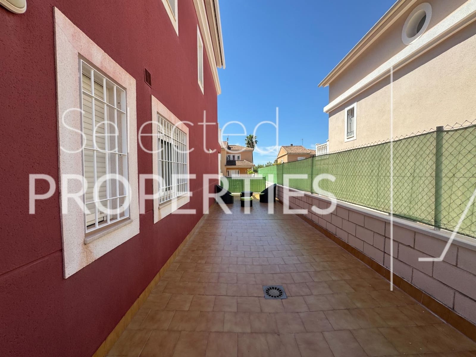 9 bedroom Villa for sale in Molina de Segura with pool garage - € 379,000 (Ref: 9876472)