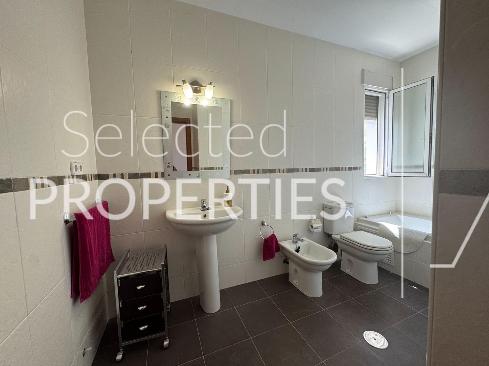 9 bedroom Villa for sale in Molina de Segura with pool garage - € 379,000 (Ref: 9876472)