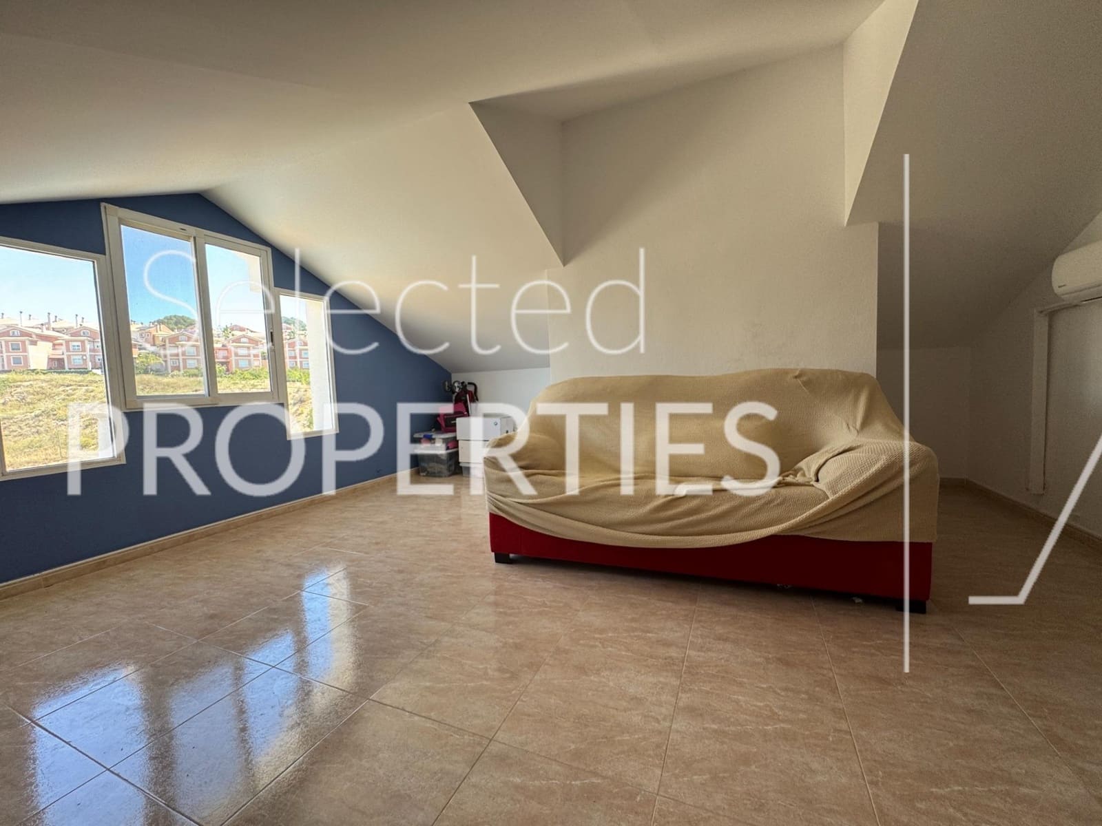 9 bedroom Villa for sale in Molina de Segura with pool garage - € 379,000 (Ref: 9876472)