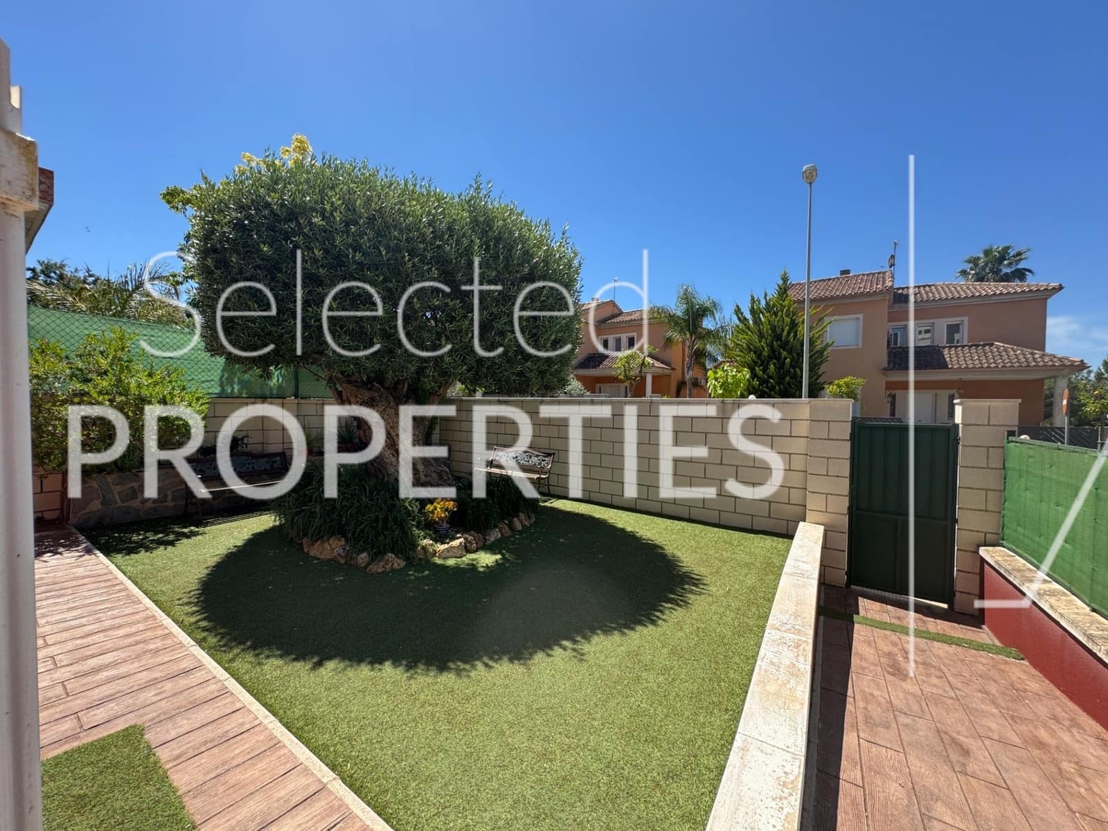 9 bedroom Villa for sale in Molina de Segura with pool garage - € 379,000 (Ref: 9876472)