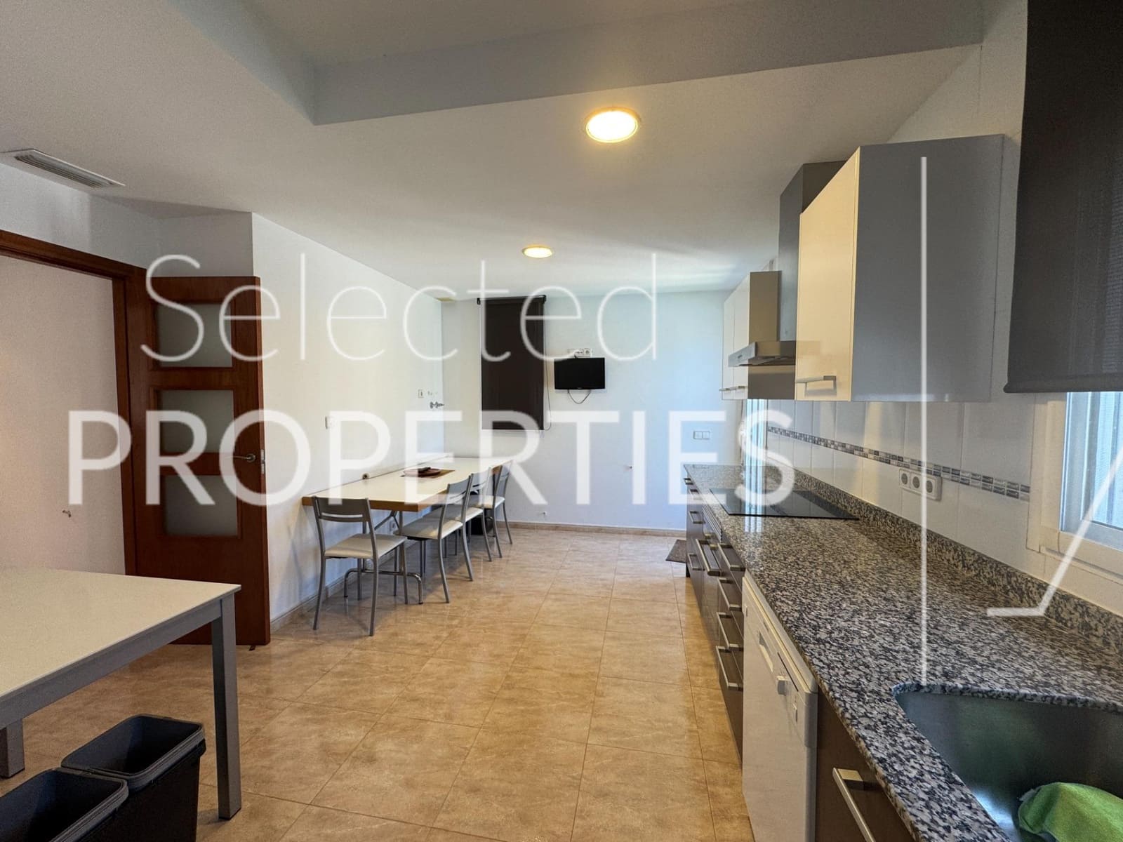 9 bedroom Villa for sale in Molina de Segura with pool garage - € 379,000 (Ref: 9876472)