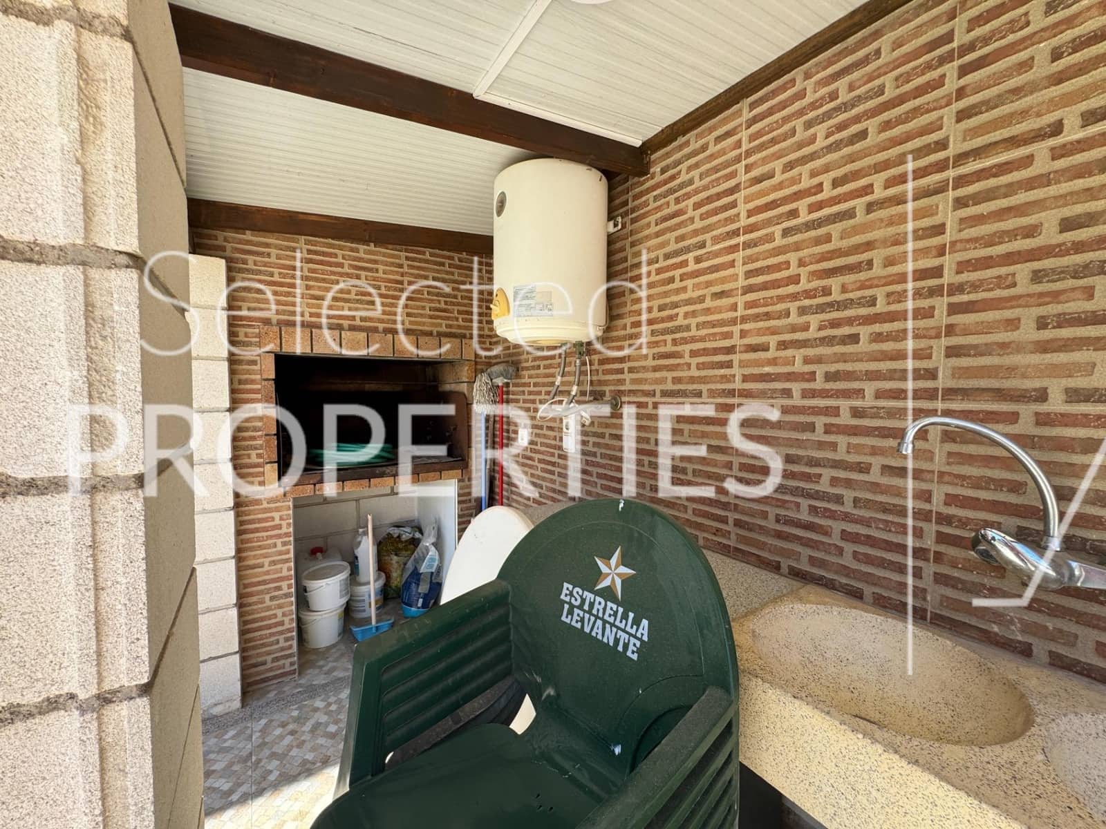 9 bedroom Villa for sale in Molina de Segura with pool garage - € 379,000 (Ref: 9876472)